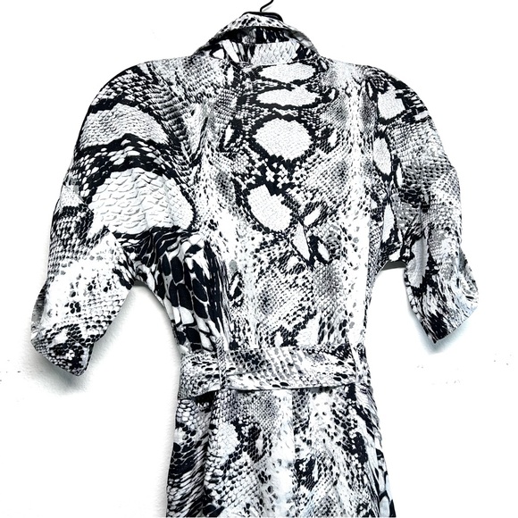 Main Strip Snake Print Culotte Belted Jumpsuit - Picture 11 of 11